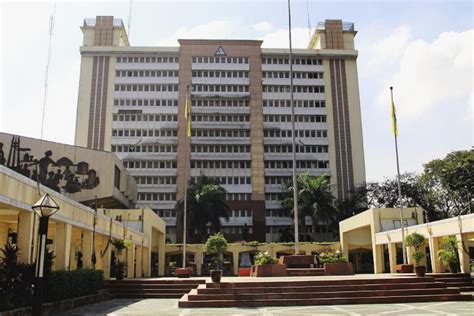 QC: Localized class suspension during bad weather .